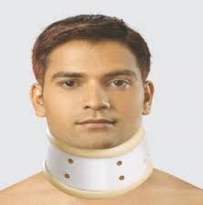 DYNA Hard Cervical Collar Large